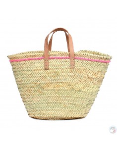 Panier marocain avec poignées plates en cuir naturel et liseret rose sur le flanc